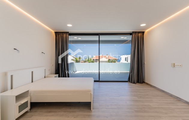 Revente - Villa -
Adeje