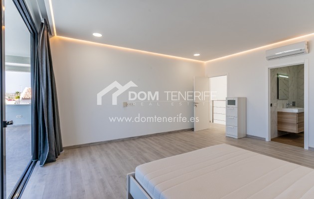 Revente - Villa -
Adeje