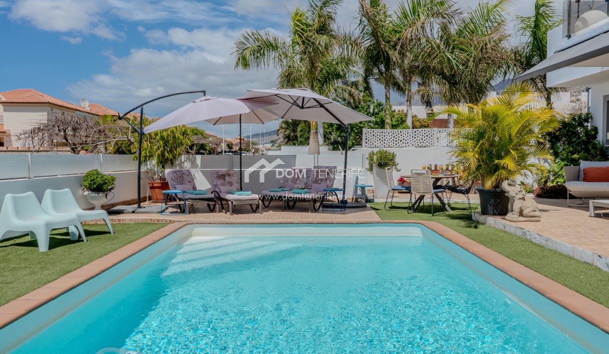 Kurzzeitmiete - Wohnung -
Adeje - El Madroñal