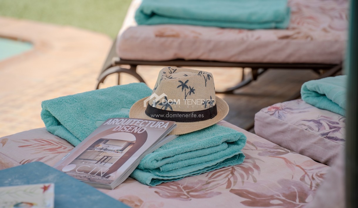 Kurzzeitmiete - Wohnung -
Adeje - El Madroñal