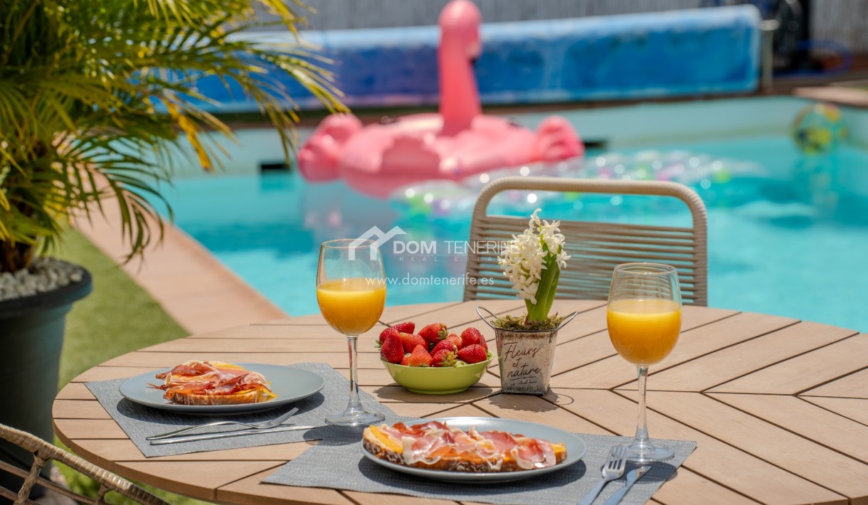 Kurzzeitmiete - Wohnung -
Adeje - El Madroñal