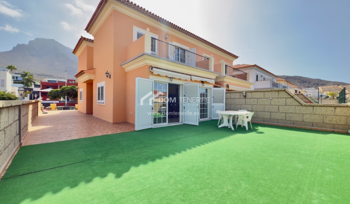Location - Maison jumelée -
Adeje - El Madroñal