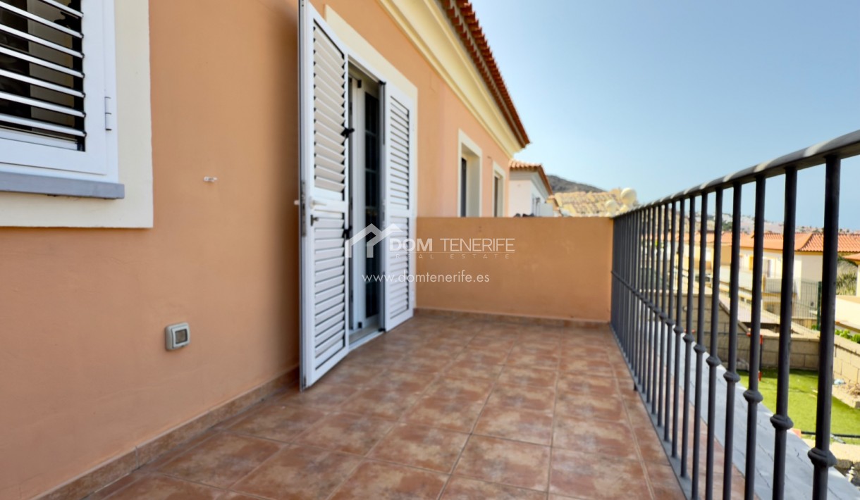 Location - Maison jumelée -
Adeje - El Madroñal