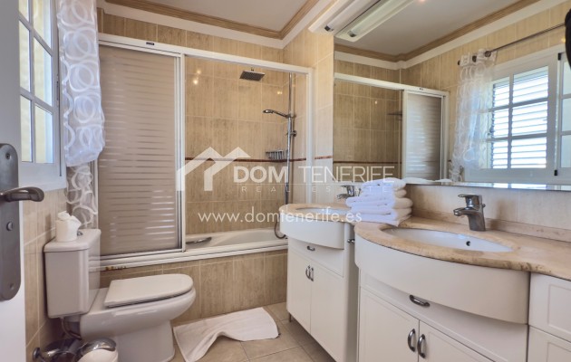 Location - Maison jumelée -
Adeje - El Madroñal