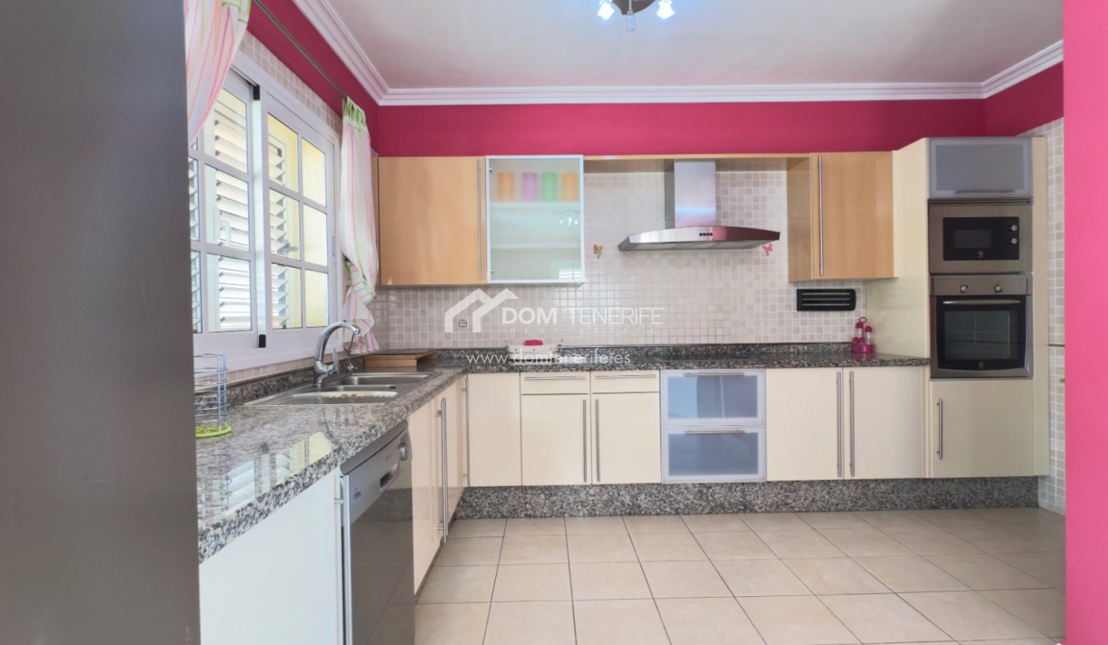 Location - Maison jumelée -
Adeje - El Madroñal