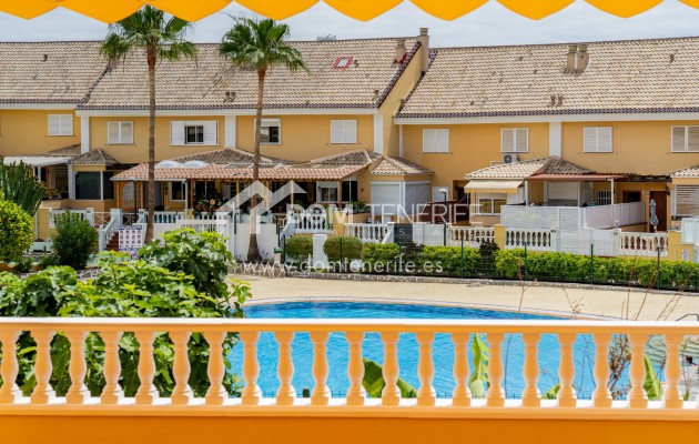 Alquiler a largo plazo - Chalet adosado -
Arona - Playa de Las Americas