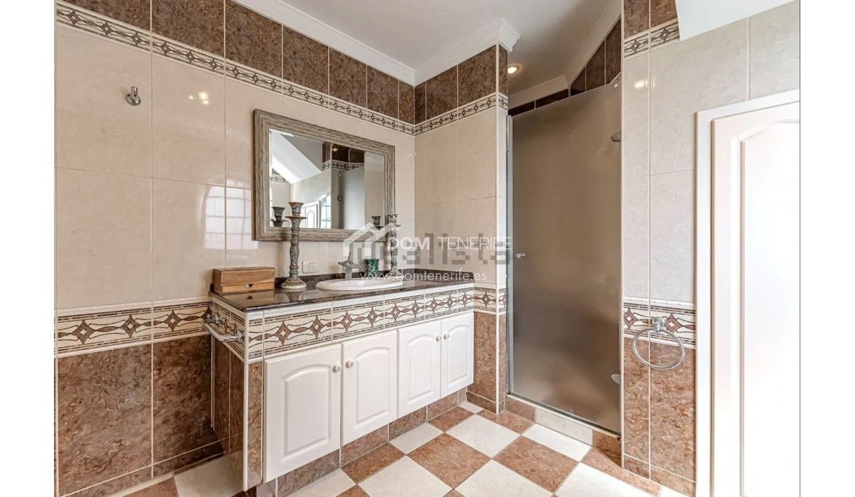 Wiederverkauf - Villa -
Adeje - Callao Salvaje