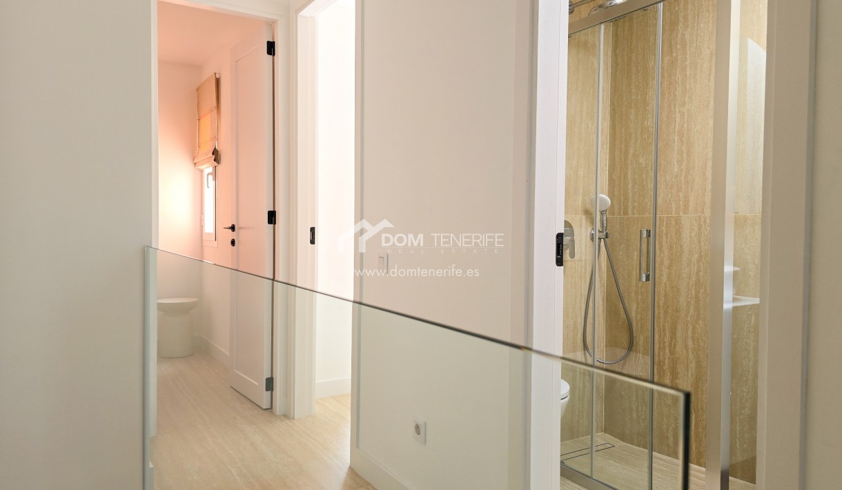 Wiederverkauf - Stadthaus -
Adeje - El Madroñal