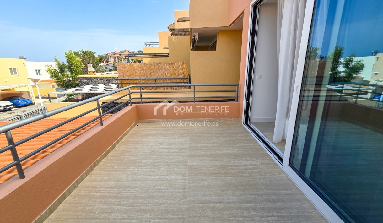 Wiederverkauf - Stadthaus -
Adeje - El Madroñal