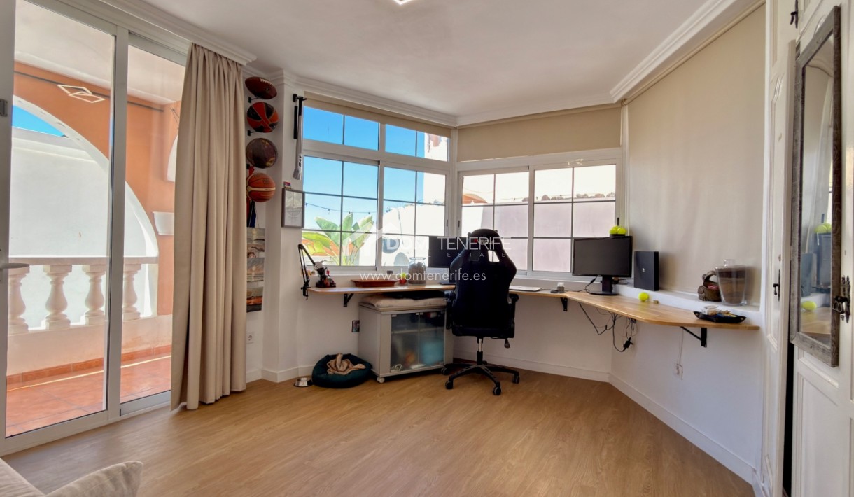 Wiederverkauf - Stadthaus -
Adeje - San Eugenio Alto