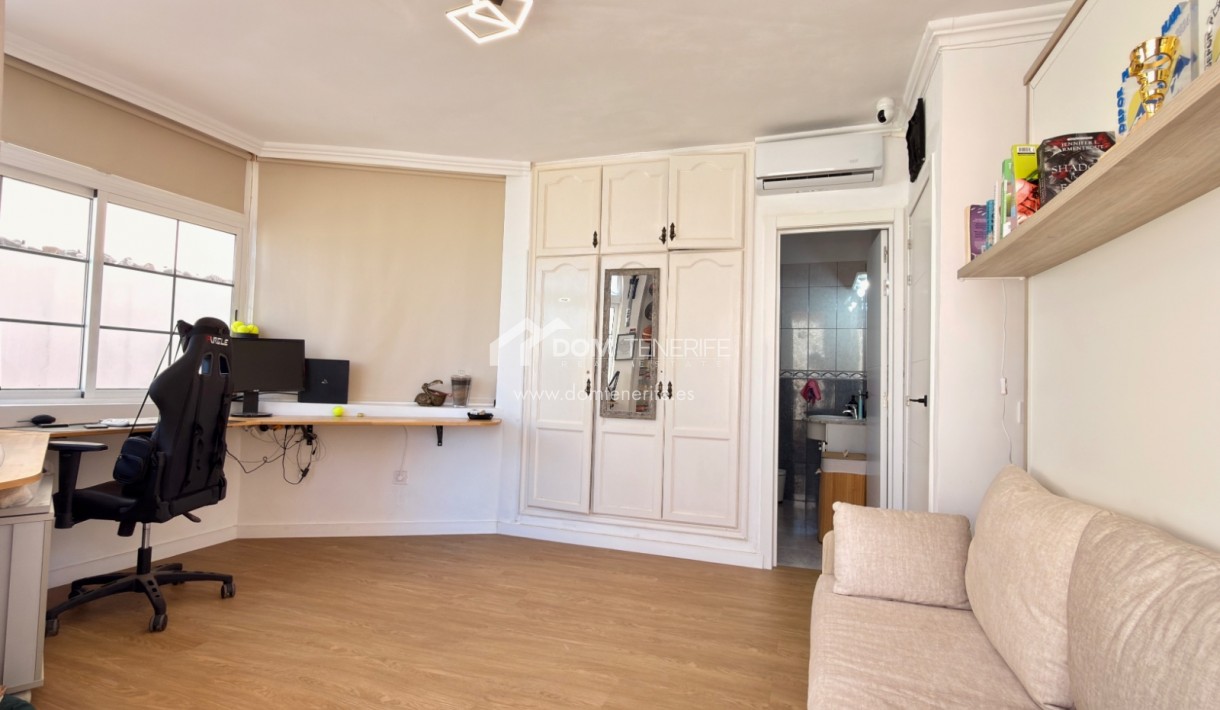 Wiederverkauf - Stadthaus -
Adeje - San Eugenio Alto