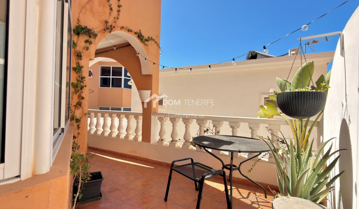 Wiederverkauf - Stadthaus -
Adeje - San Eugenio Alto