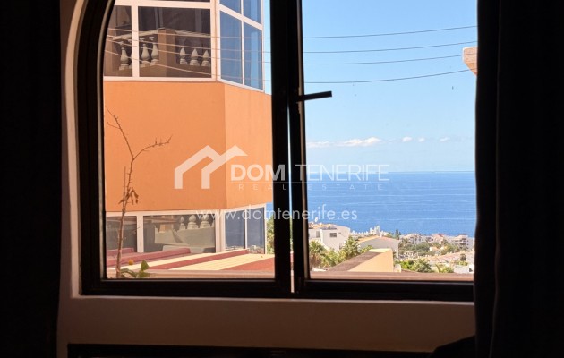 Wiederverkauf - Stadthaus -
Adeje - San Eugenio Alto