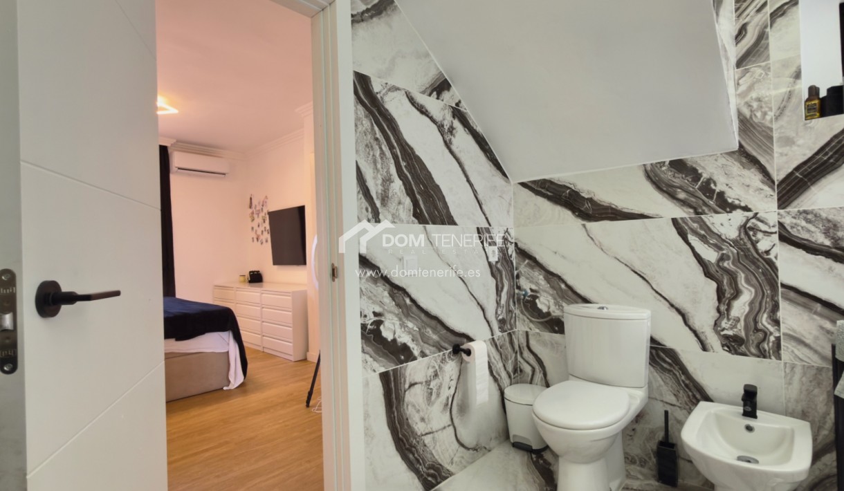 Wiederverkauf - Stadthaus -
Adeje - San Eugenio Alto