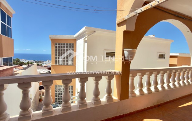 Wiederverkauf - Stadthaus -
Adeje - San Eugenio Alto