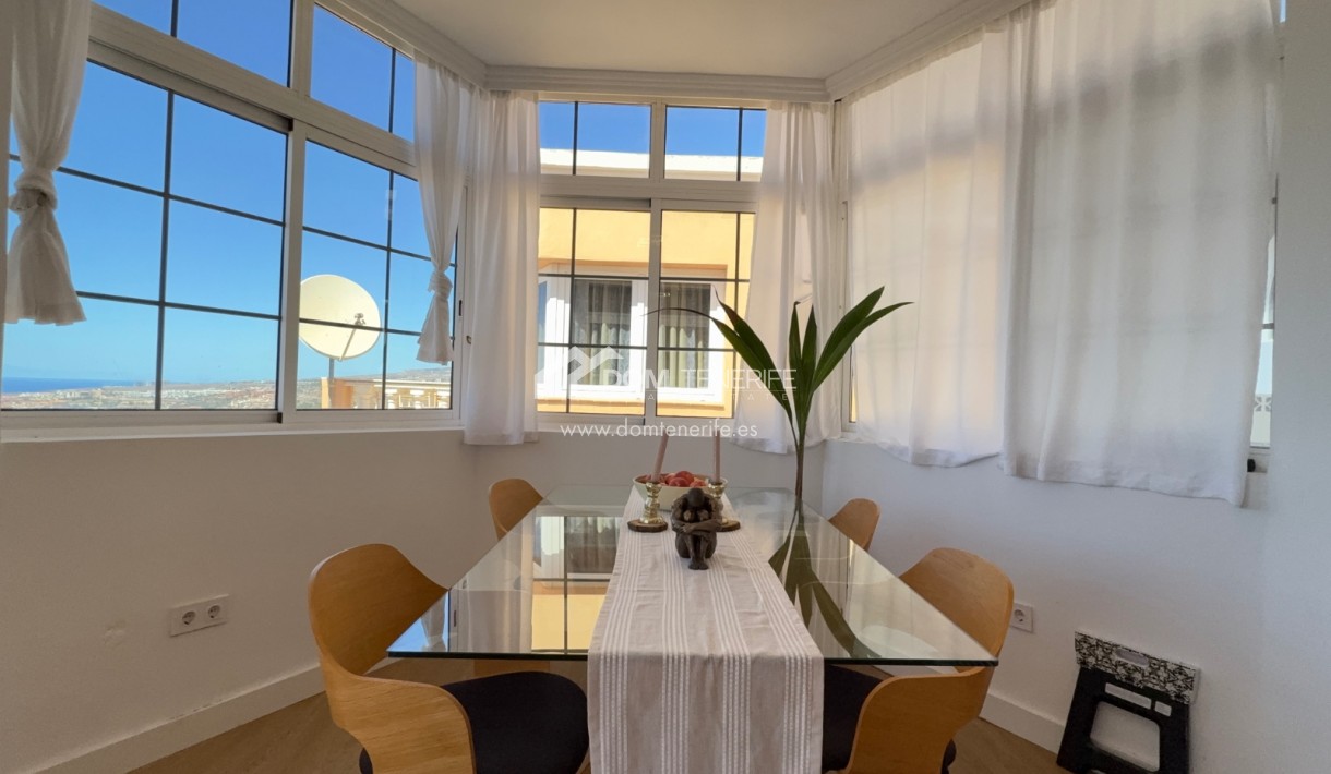 Wiederverkauf - Stadthaus -
Adeje - San Eugenio Alto