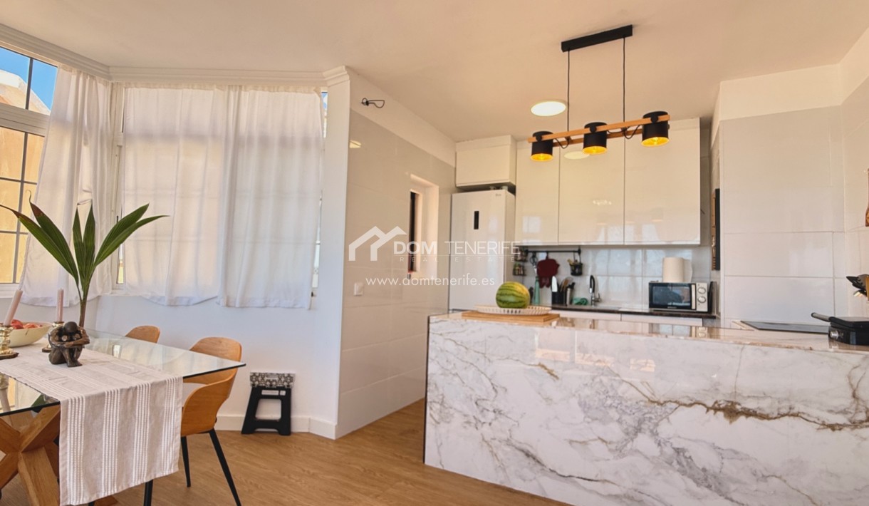 Wiederverkauf - Stadthaus -
Adeje - San Eugenio Alto