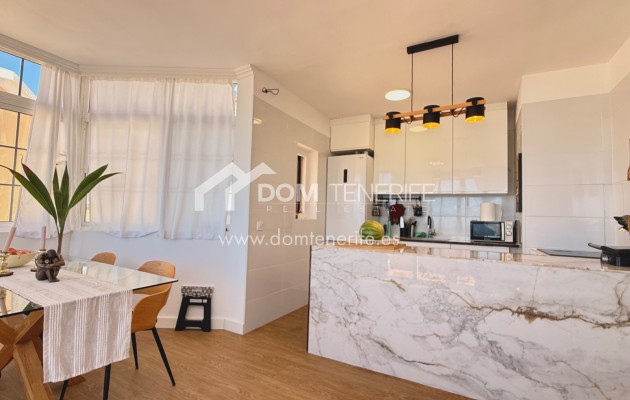 Wiederverkauf - Stadthaus -
Adeje - San Eugenio Alto