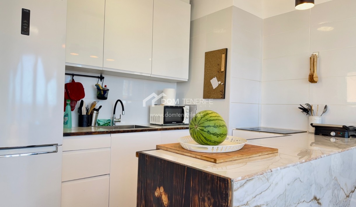 Wiederverkauf - Stadthaus -
Adeje - San Eugenio Alto