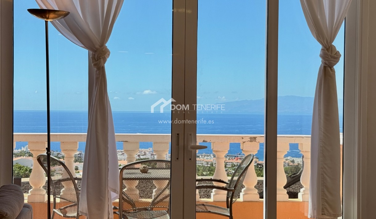 Wiederverkauf - Stadthaus -
Adeje - San Eugenio Alto