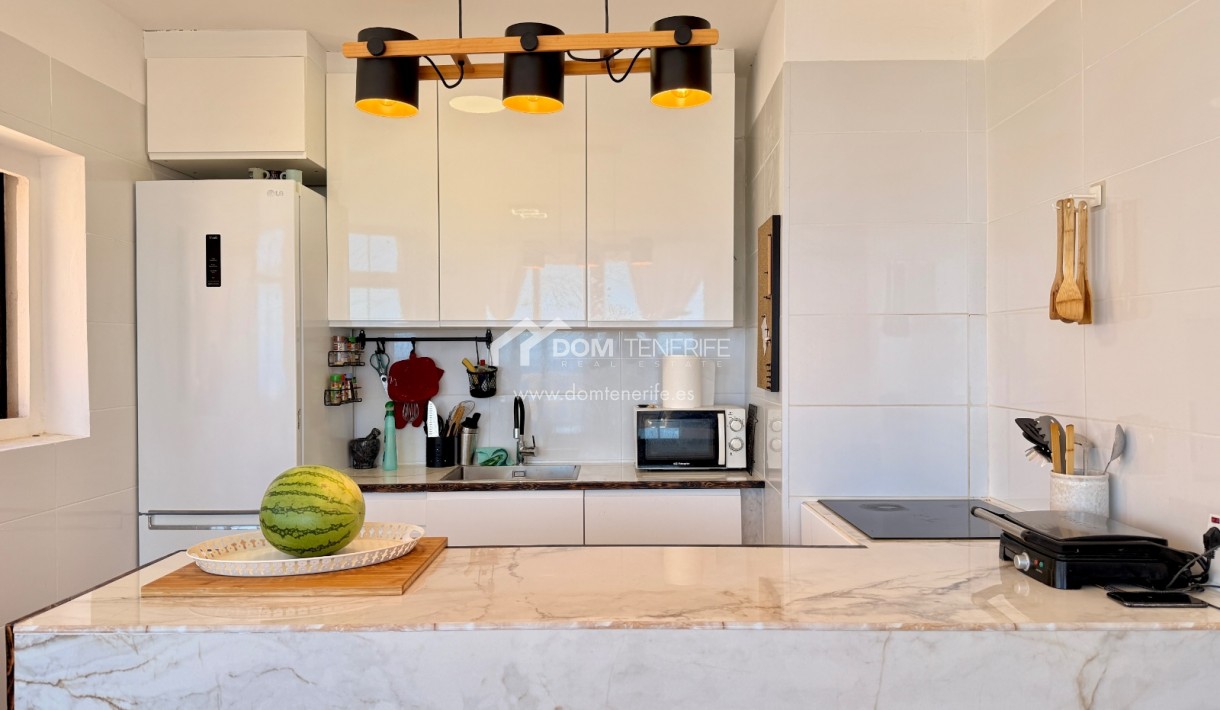 Wiederverkauf - Stadthaus -
Adeje - San Eugenio Alto