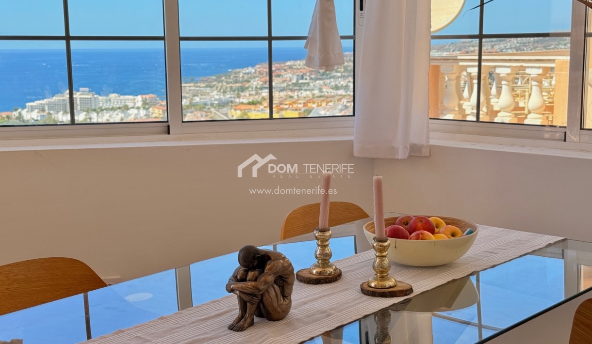 Wiederverkauf - Stadthaus -
Adeje - San Eugenio Alto