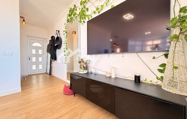 Wiederverkauf - Stadthaus -
Adeje - San Eugenio Alto