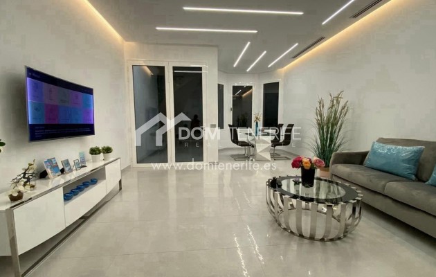 Wiederverkauf - Villa -
Adeje - Fañabé