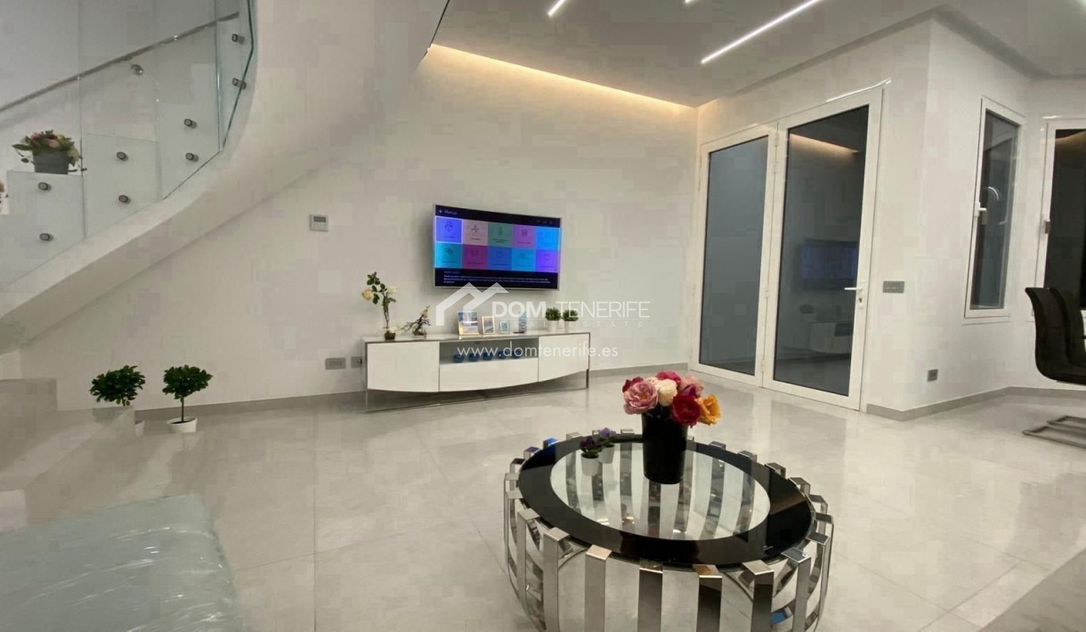 Wiederverkauf - Villa -
Adeje - Fañabé