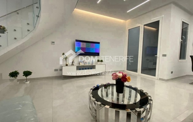 Wiederverkauf - Villa -
Adeje - Fañabé