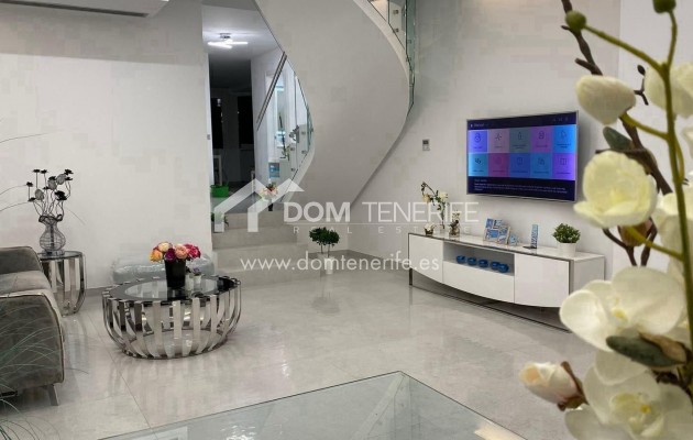 Wiederverkauf - Villa -
Adeje - Fañabé