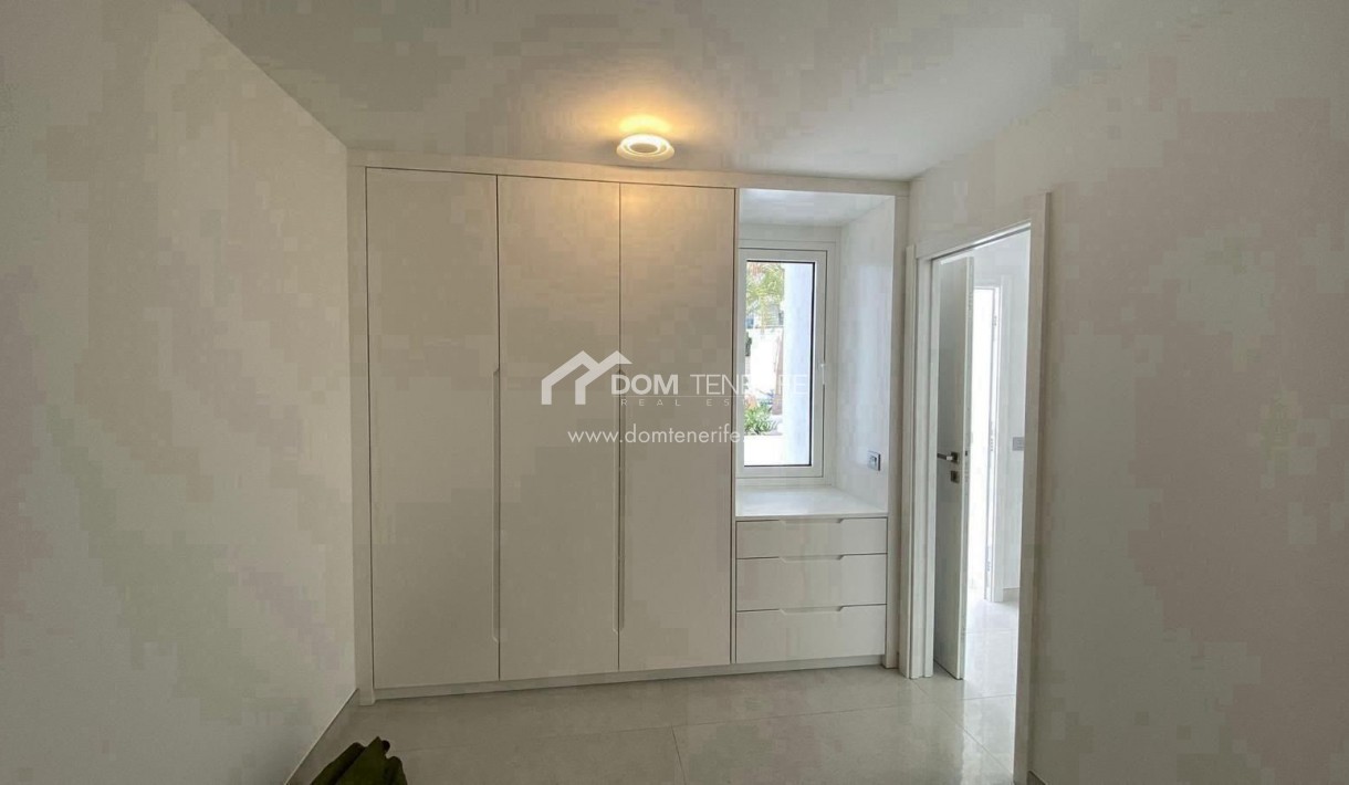 Wiederverkauf - Villa -
Adeje - Fañabé