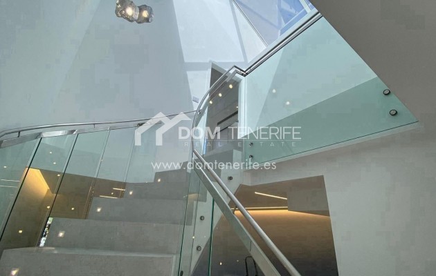 Wiederverkauf - Villa -
Adeje - Fañabé