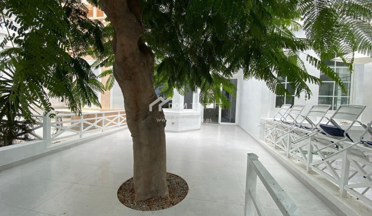 Wiederverkauf - Villa -
Adeje - Fañabé