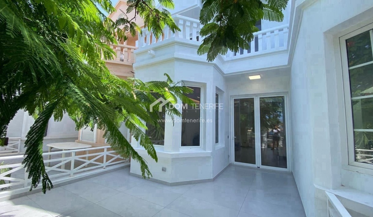 Wiederverkauf - Villa -
Adeje - Fañabé