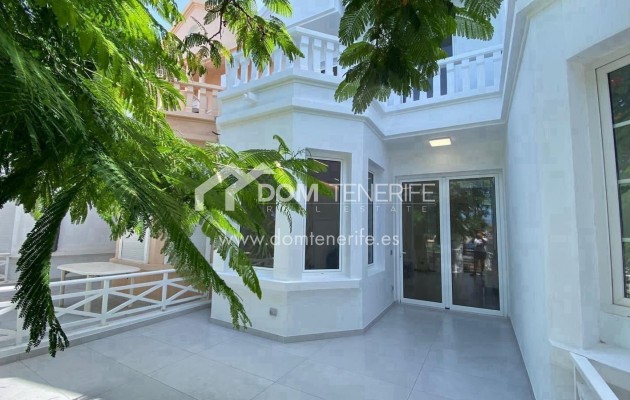 Wiederverkauf - Villa -
Adeje - Fañabé