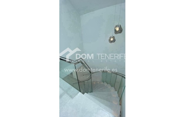 Wiederverkauf - Villa -
Adeje - Fañabé