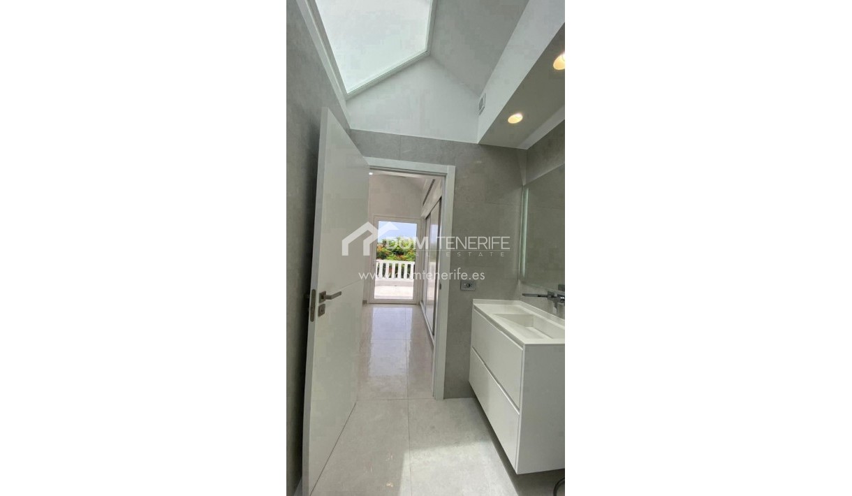 Wiederverkauf - Villa -
Adeje - Fañabé