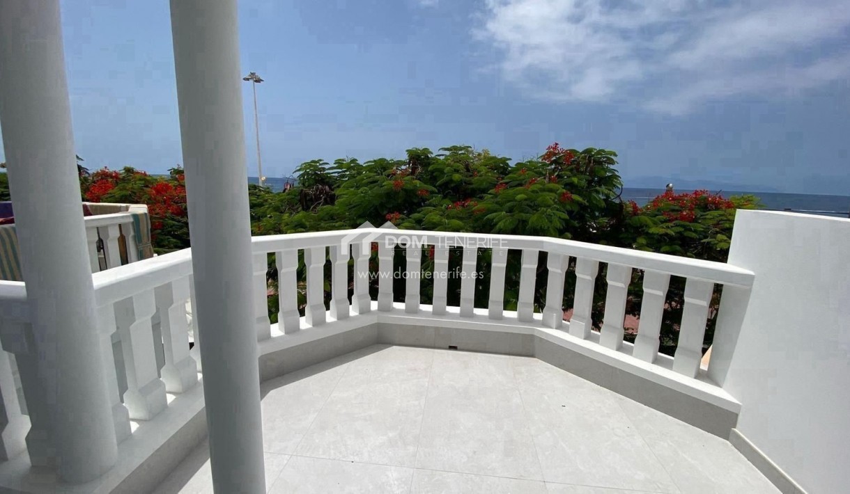 Wiederverkauf - Villa -
Adeje - Fañabé