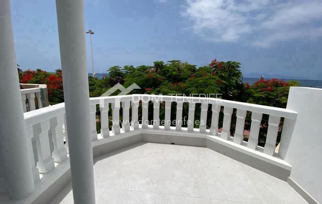 Wiederverkauf - Villa -
Adeje - Fañabé