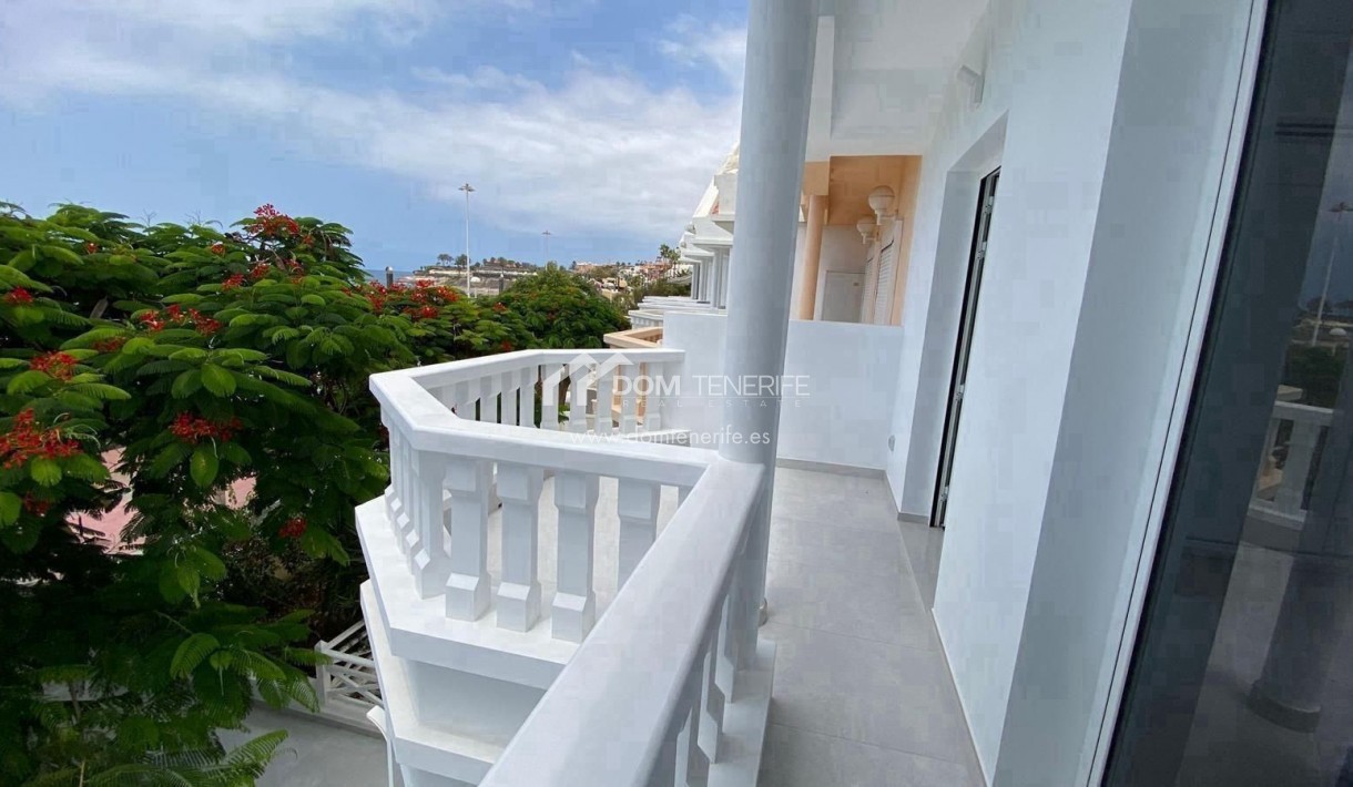 Wiederverkauf - Villa -
Adeje - Fañabé