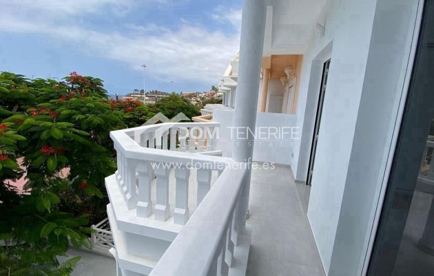 Wiederverkauf - Villa -
Adeje - Fañabé