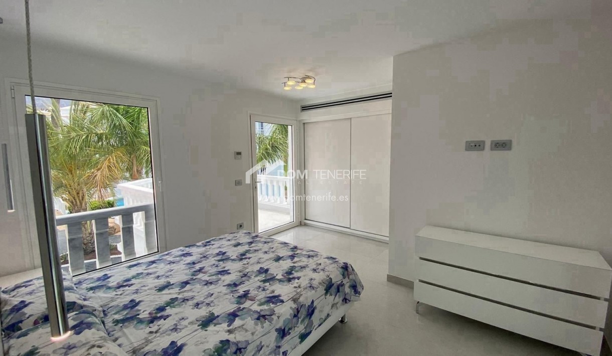 Wiederverkauf - Villa -
Adeje - Fañabé