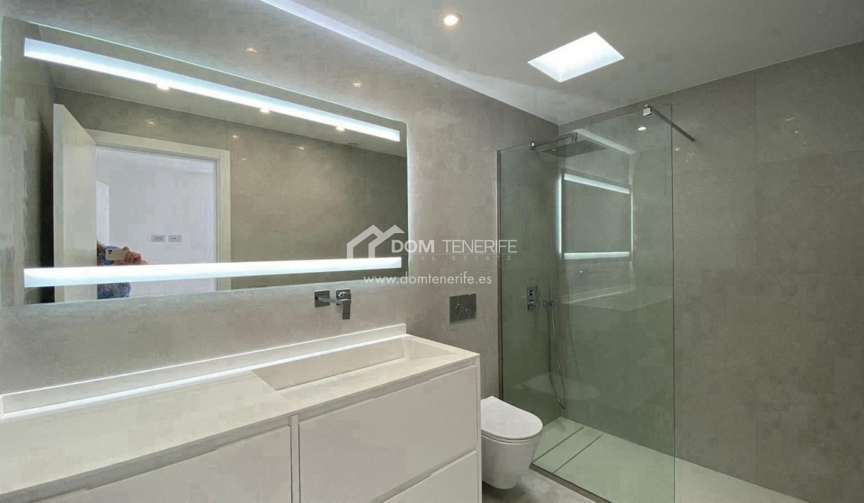 Wiederverkauf - Villa -
Adeje - Fañabé