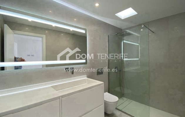 Wiederverkauf - Villa -
Adeje - Fañabé