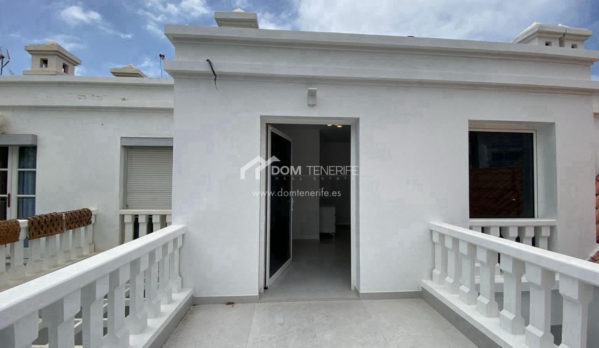 Wiederverkauf - Villa -
Adeje - Fañabé