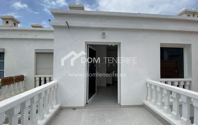 Wiederverkauf - Villa -
Adeje - Fañabé