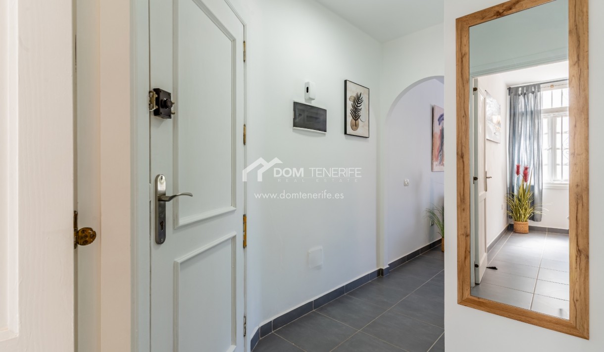 Kurzzeitmiete - Wohnung -
Adeje - San Eugenio Alto