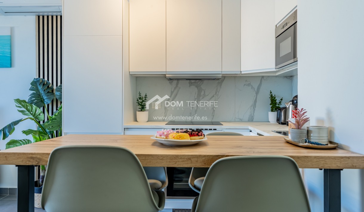 Kurzzeitmiete - Wohnung -
Adeje - San Eugenio Alto