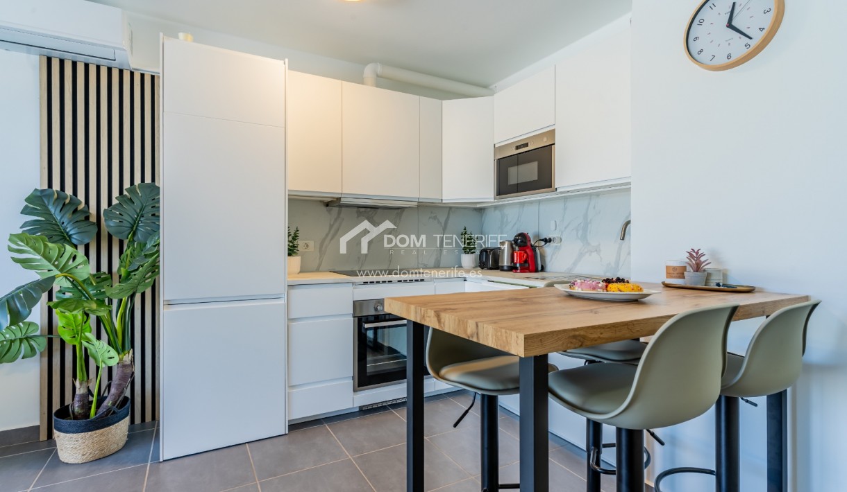 Kurzzeitmiete - Wohnung -
Adeje - San Eugenio Alto